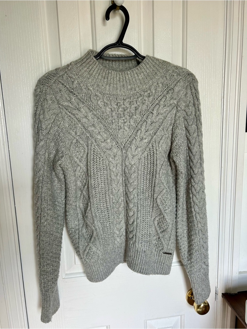 Women’s Abercrombie & Fitch knitted sweater
